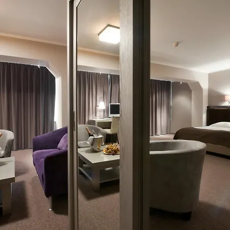 Hotel Bellevue Park With Free Parking Riga
