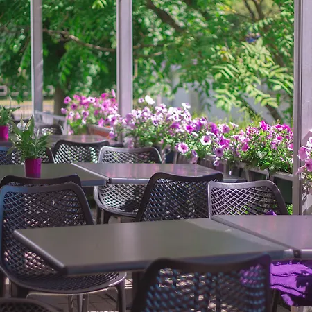 Bellevue Park With Free Parking Riga