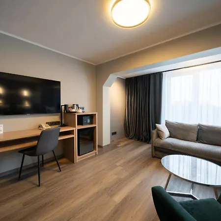 Bellevue Park With Free Parking Ryga