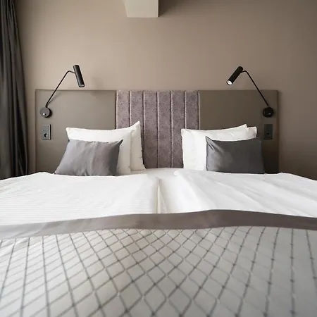 Bellevue Park With Free Parking מלון 4*